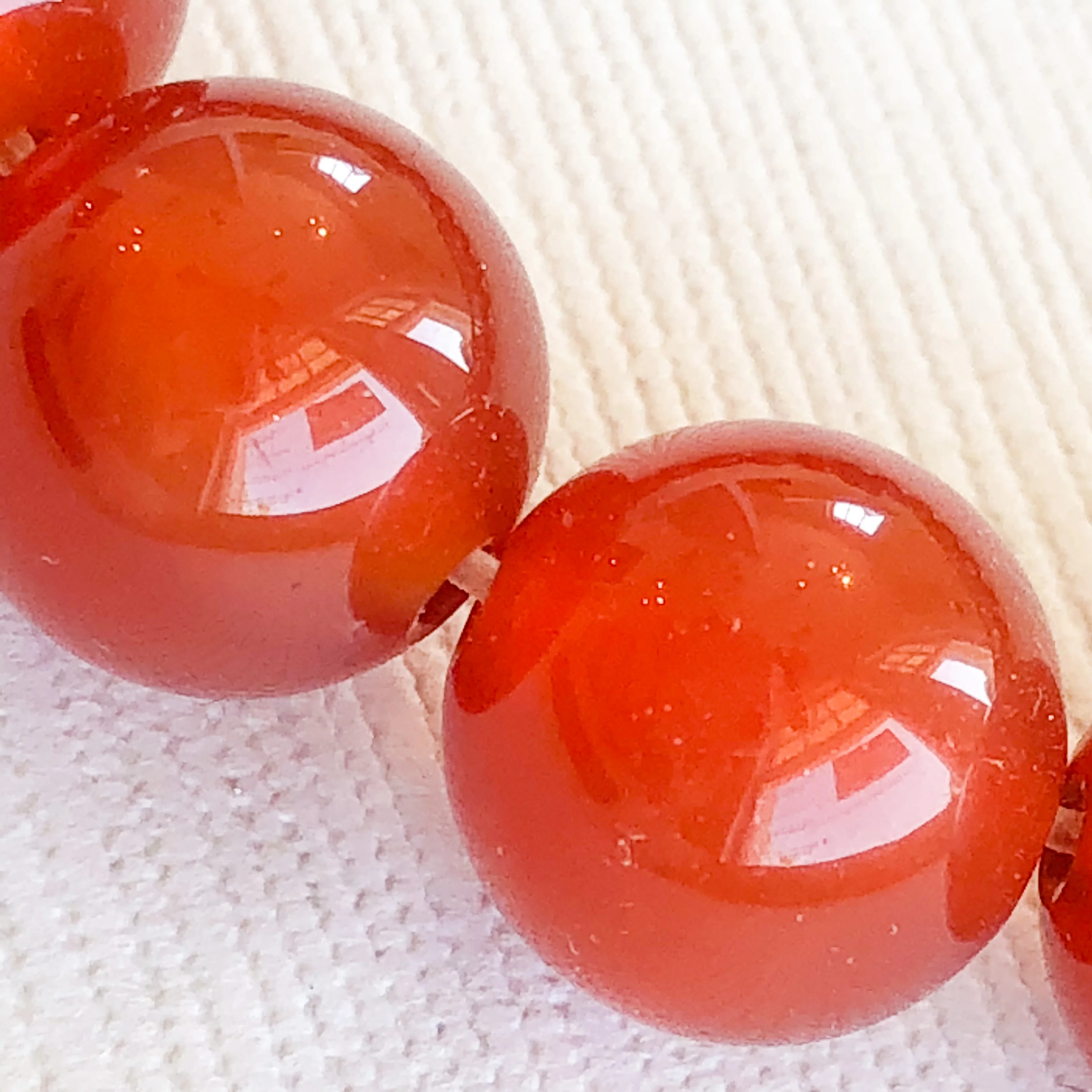 10mm Smooth Carnelian Round Strand - Image 3