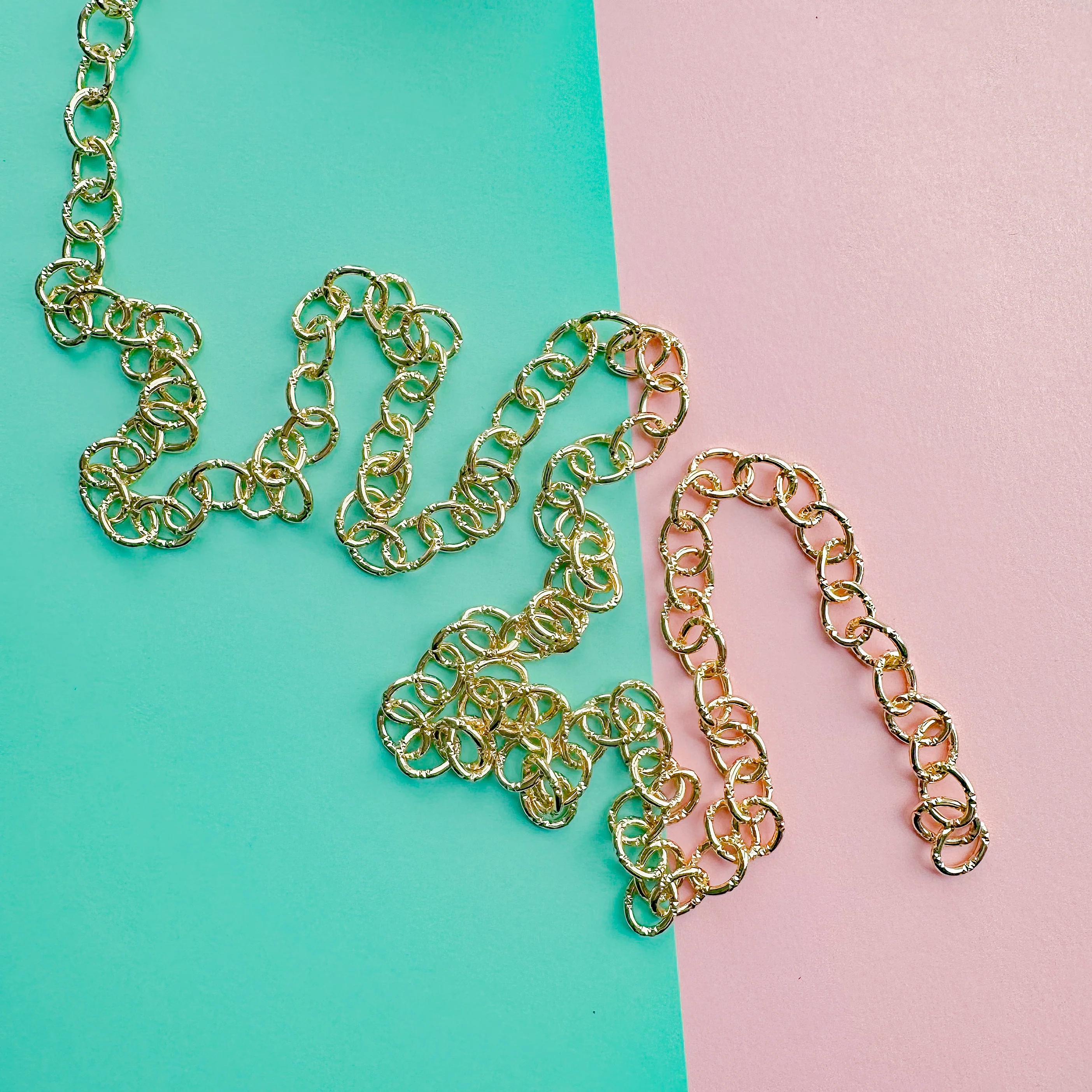 10mm Textured Shiny Gold Cable Chain - Image 4