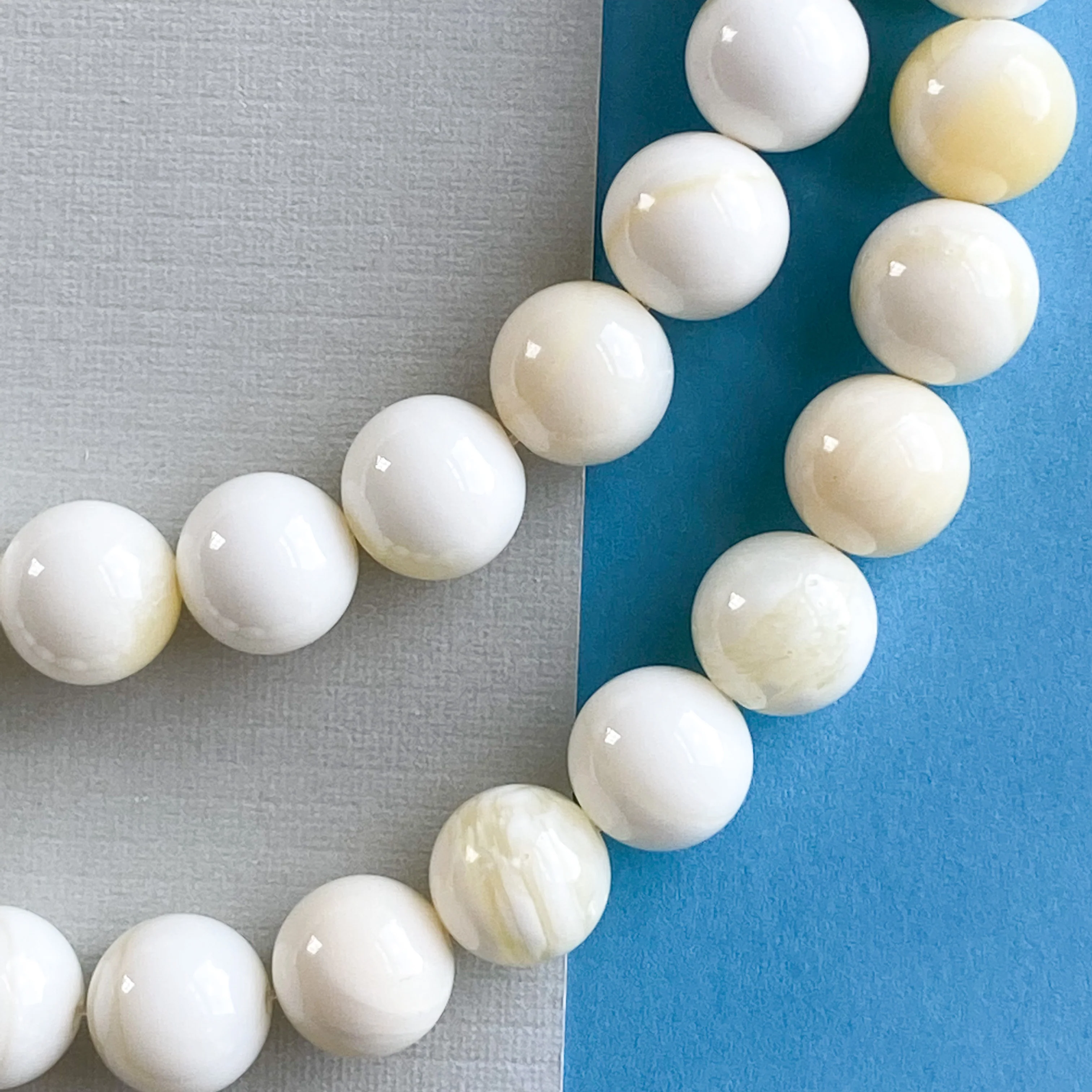 10mm White Shell Round Strand - Image 3