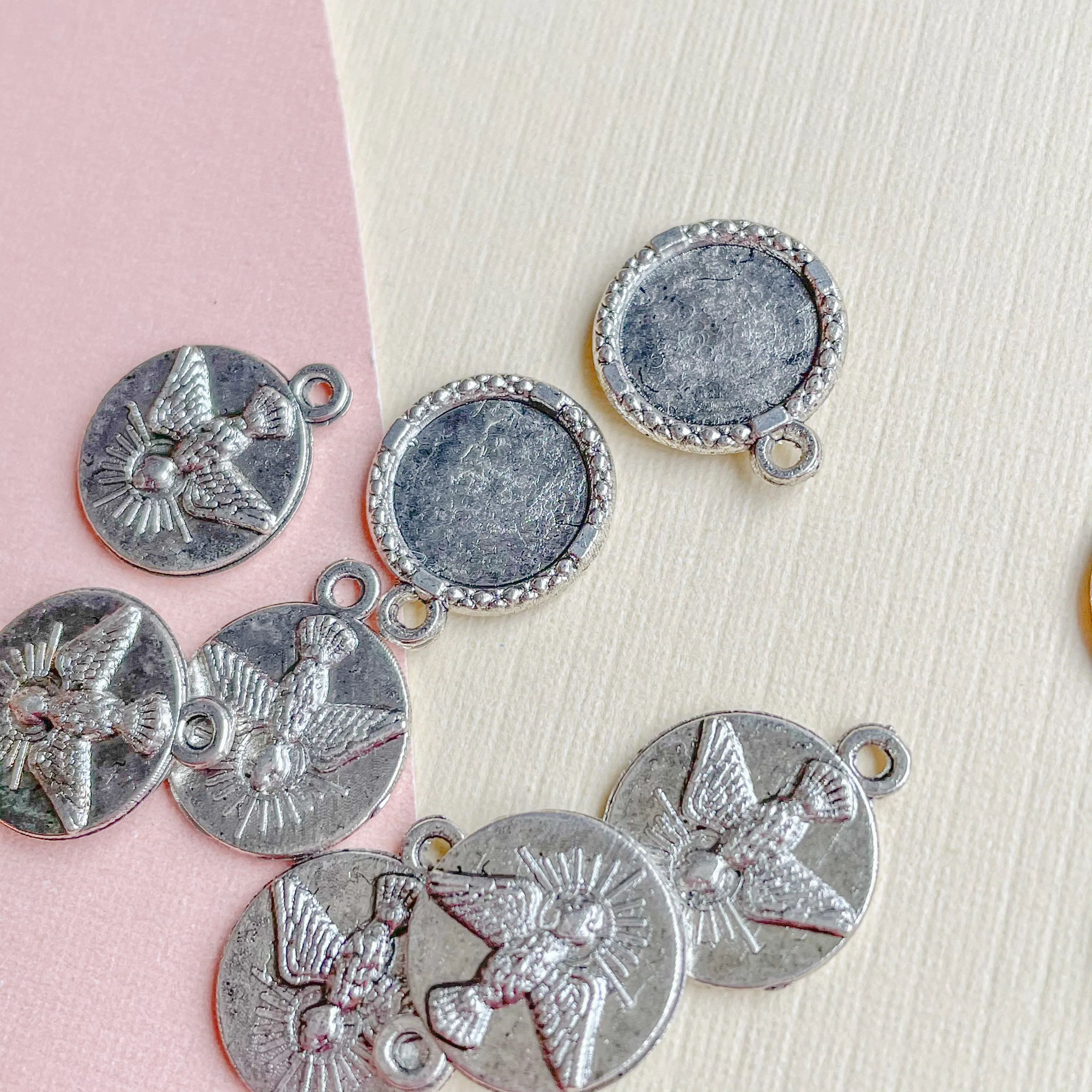 12mm Illuminated Bird Coin Charm - 12 Pack - Image 2
