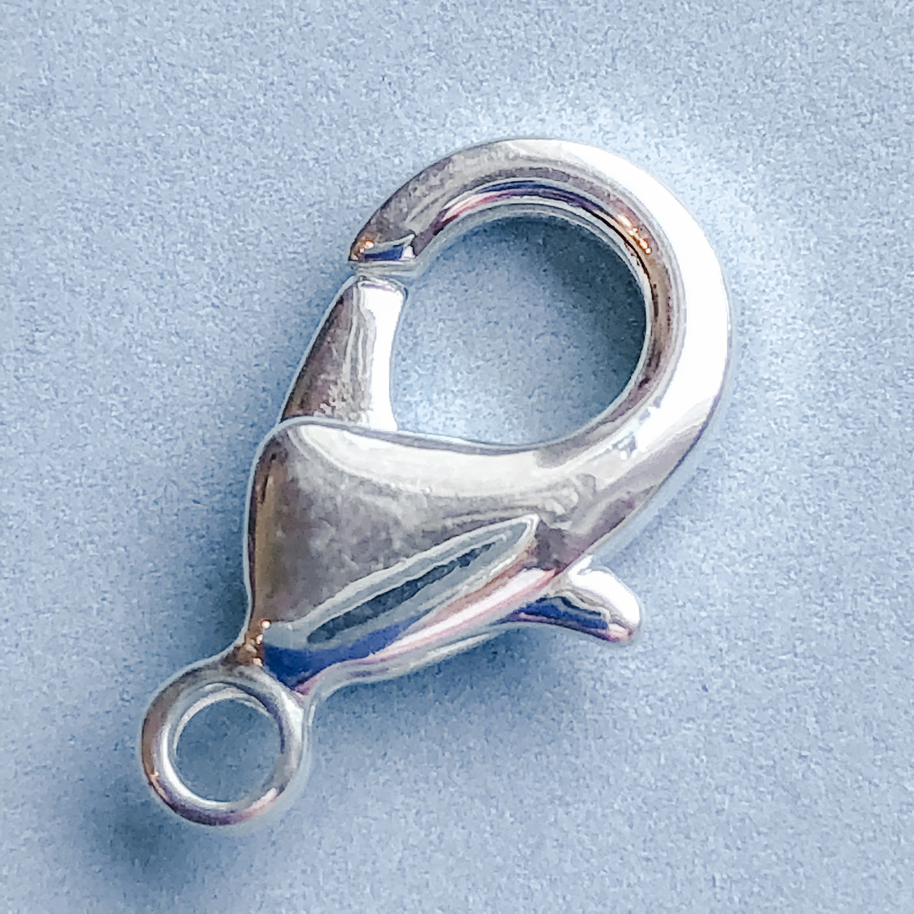 15mm Shiny Silver Lobster Claw Clasp - 4 Pack - Image 3