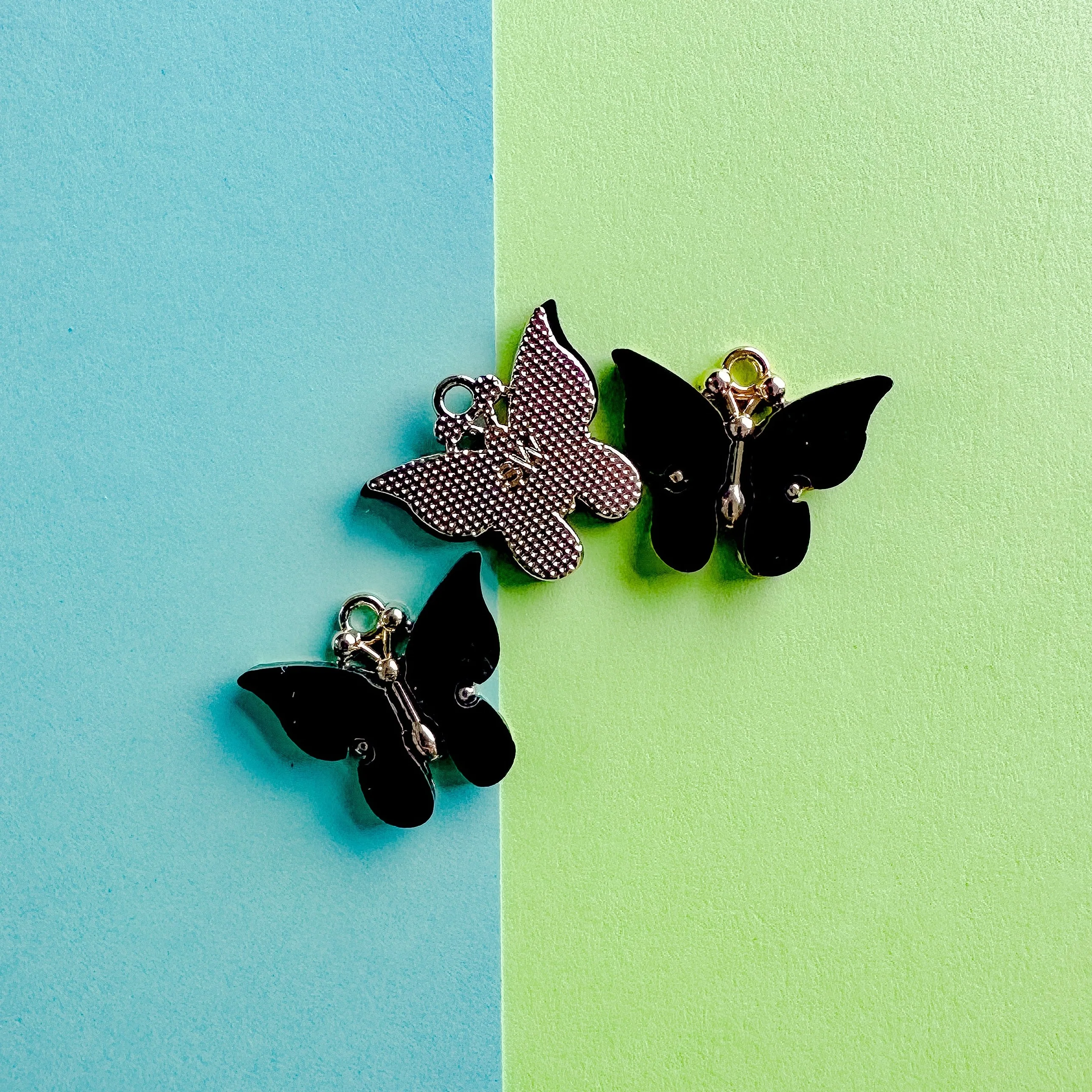 18mm Black Pearl Resin Butterfly Charm - Image 2