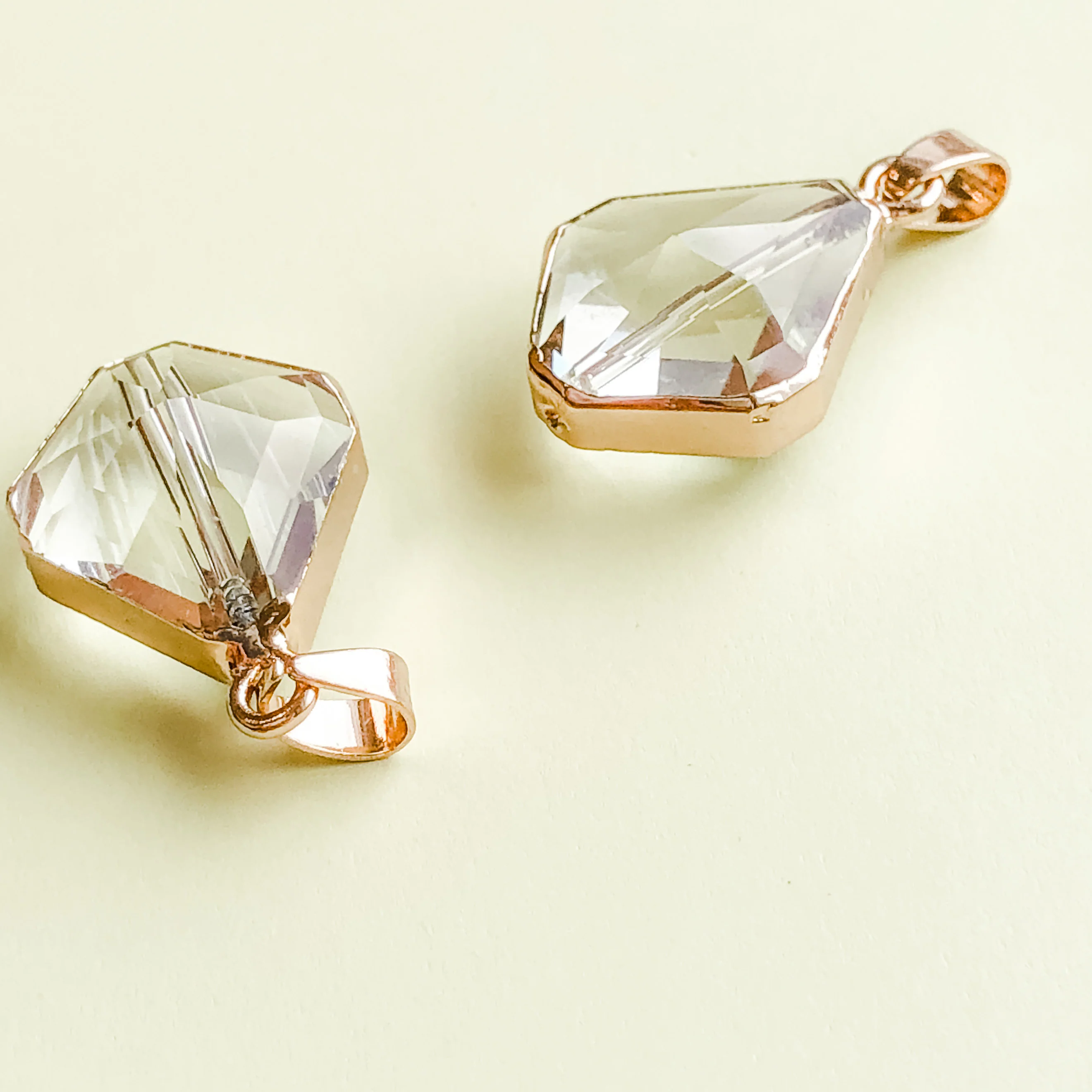 19mm Clear Kite Crystal Pendant - 2 Pack - Image 2