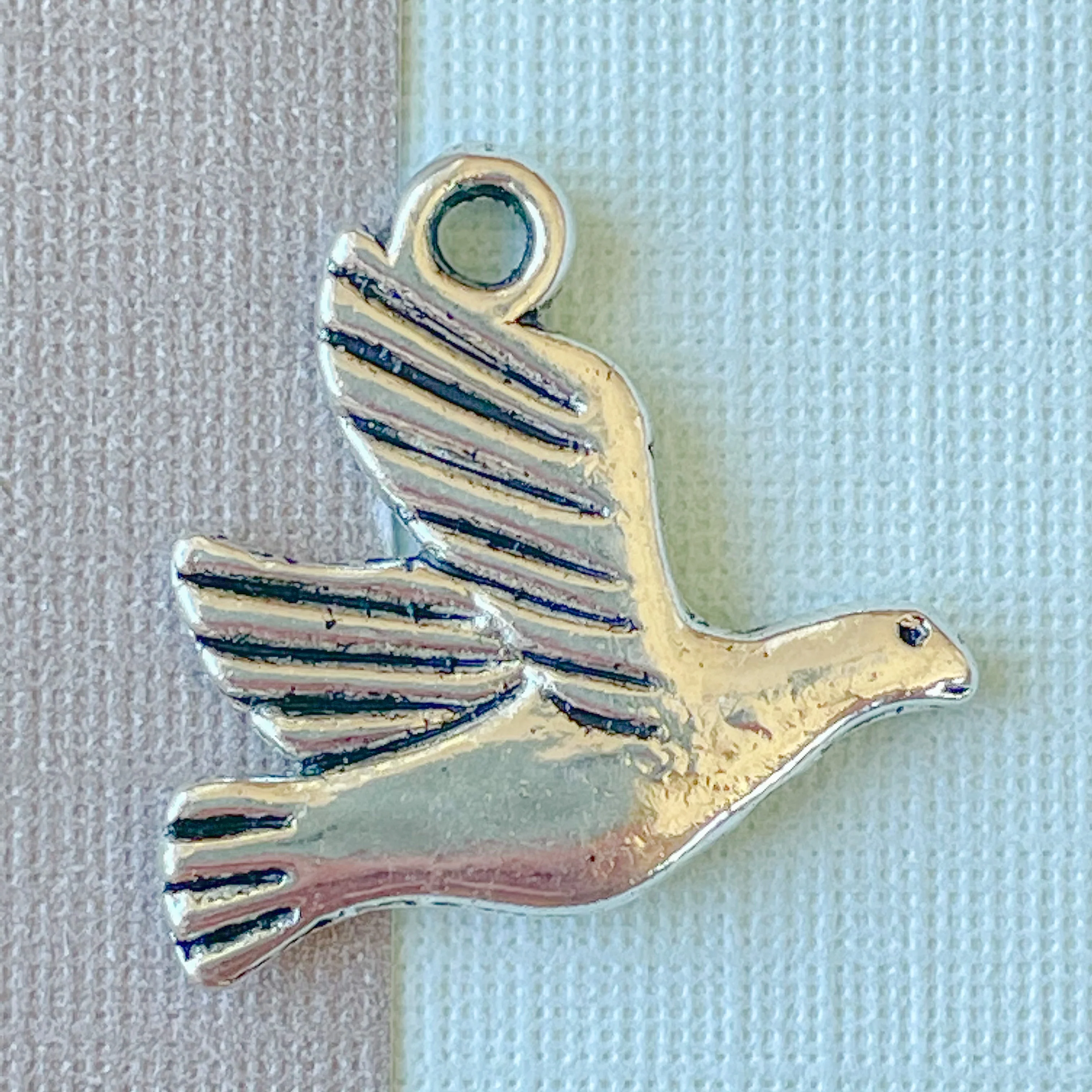 19mm Silver Pewter Dove Charm - 4 Pack - Image 3