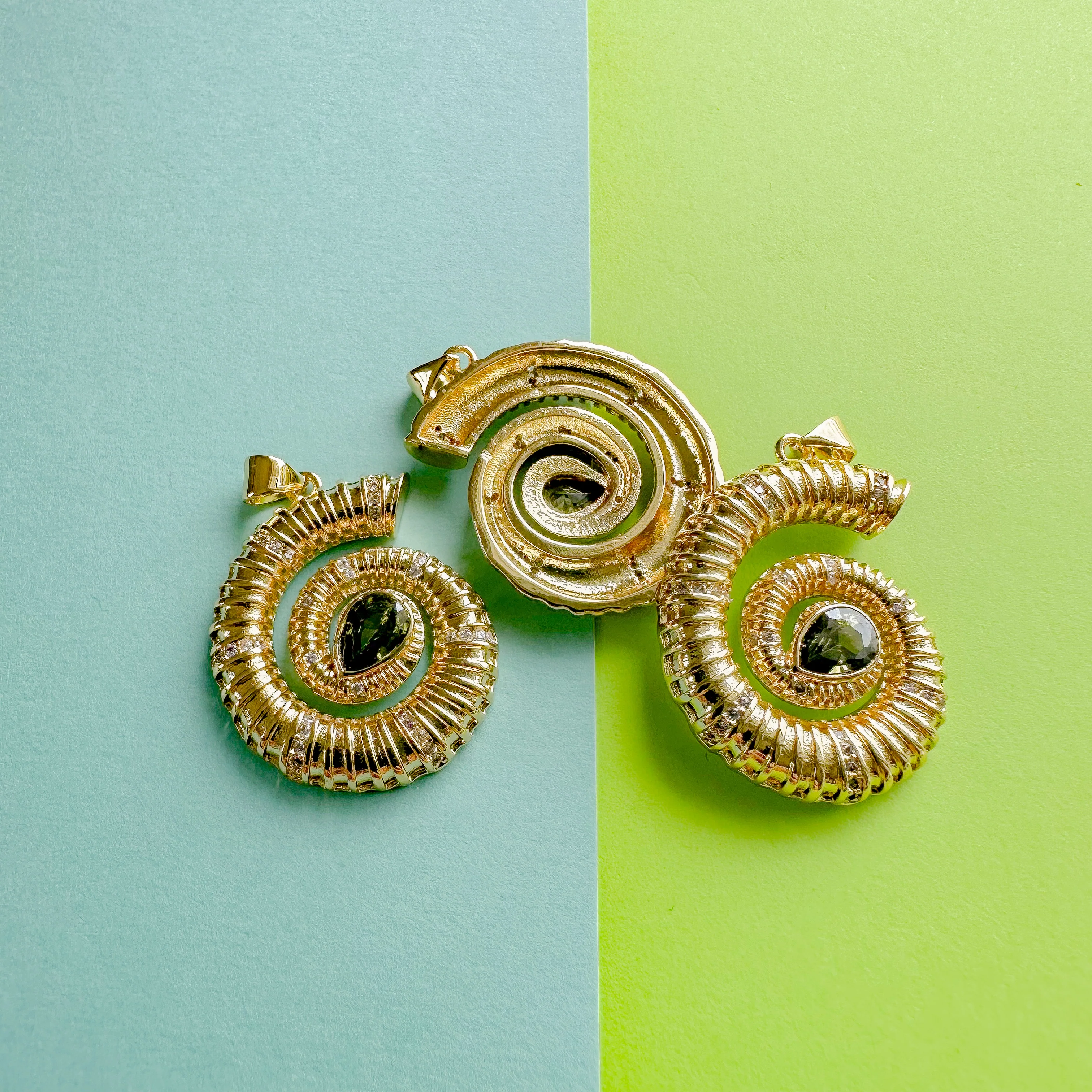 25mm Shiny Gold Pave Nautilus Spiral Charm - Image 2