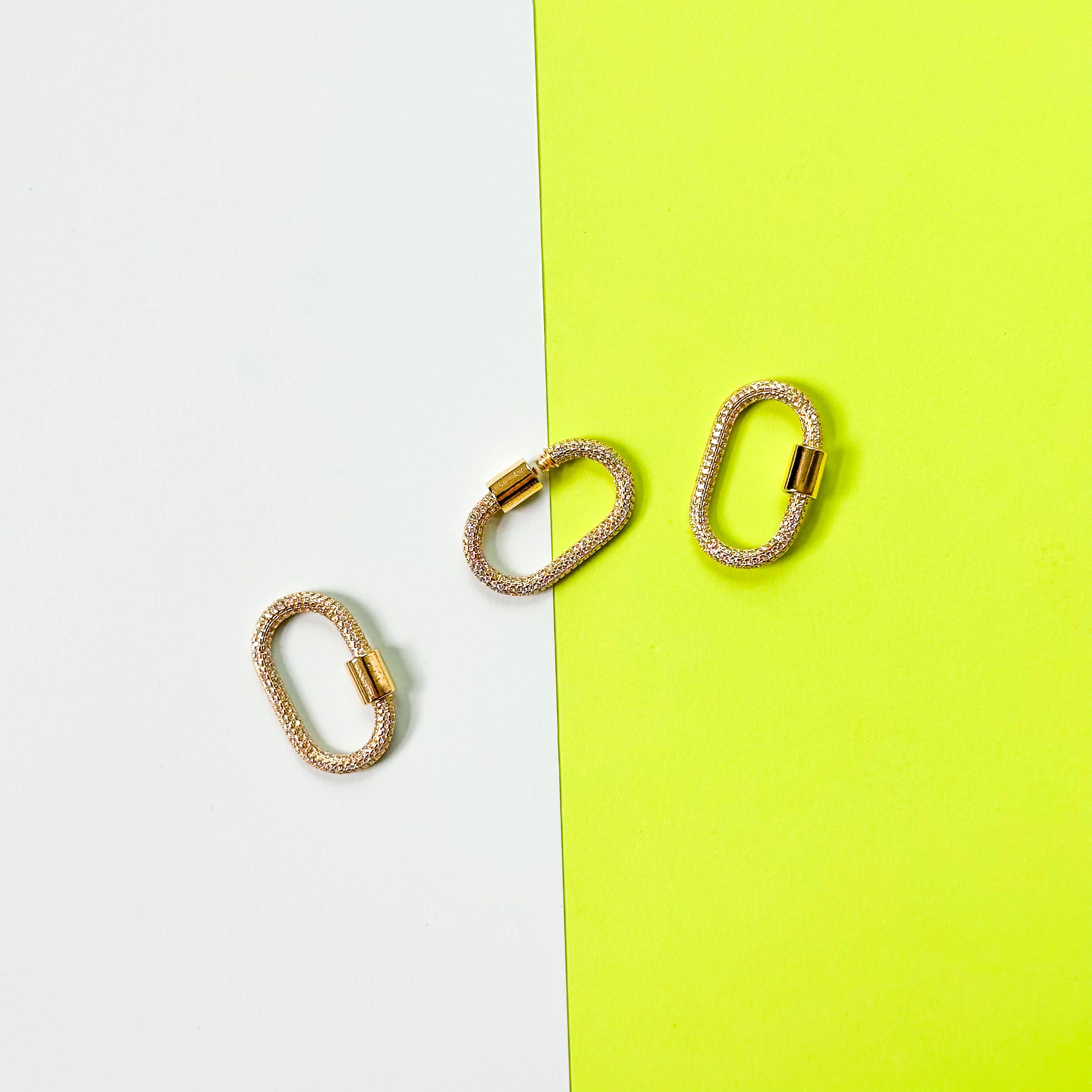28mm Gold Plated Ultra Pave Oval Paperclip Lock Enhancer - Image 2