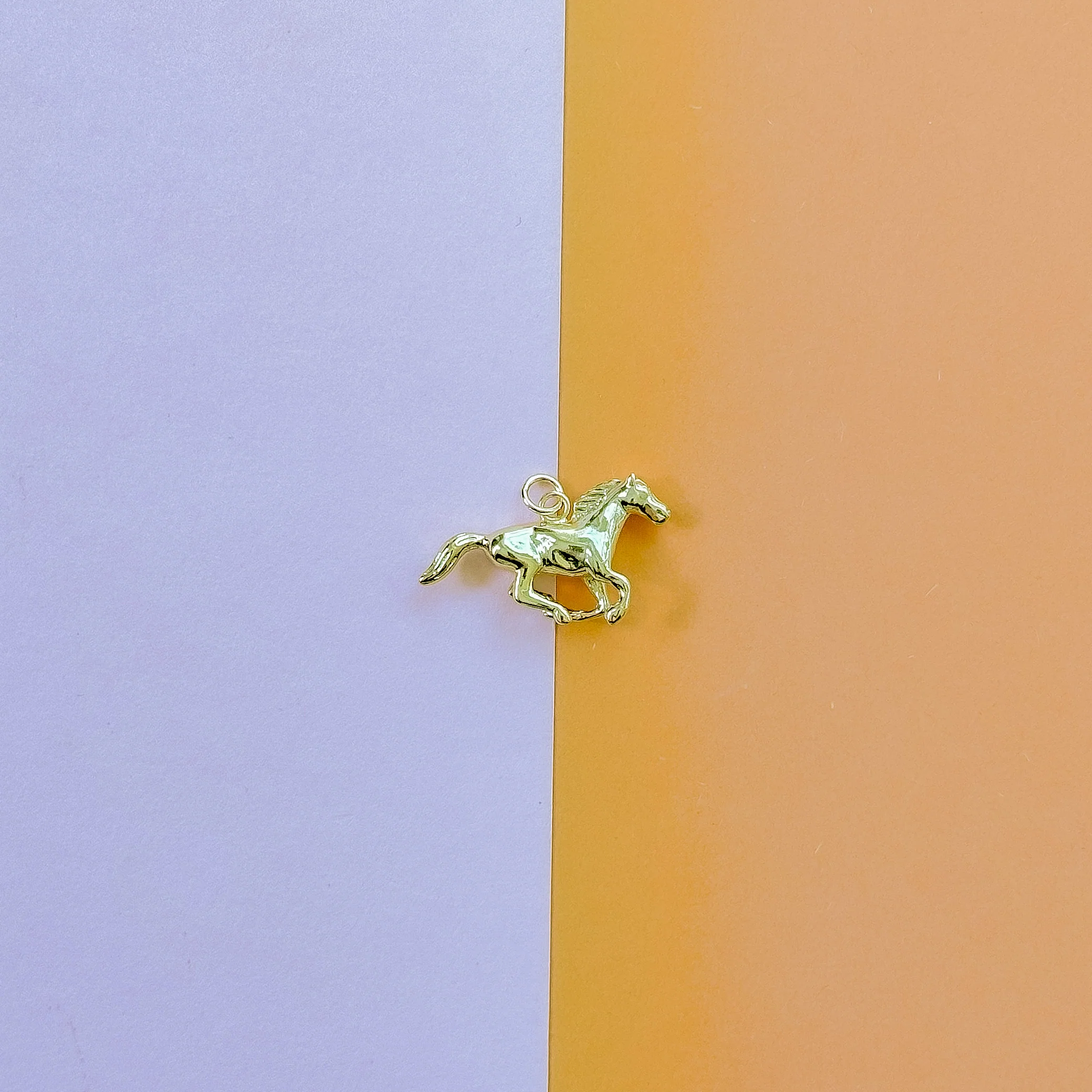 28mm Shiny Gold Horse Charm - Image 4