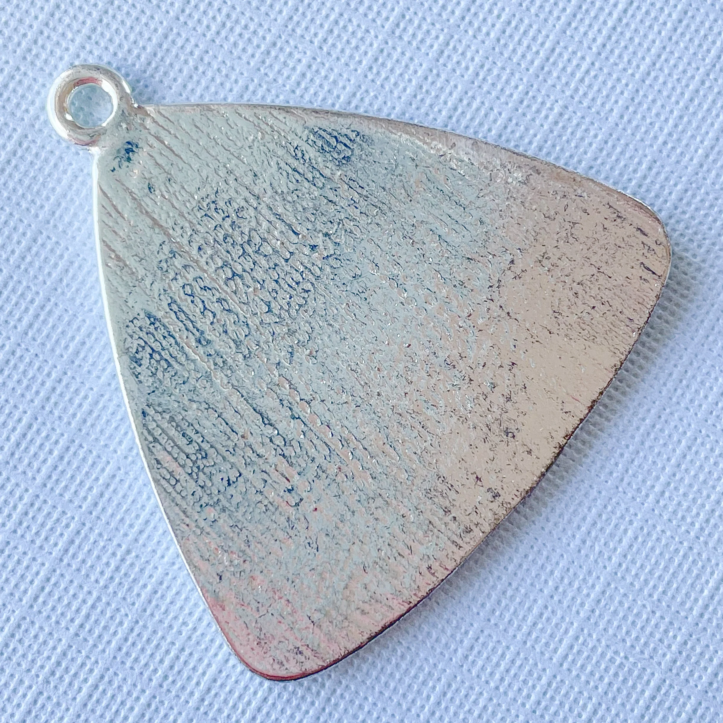 30mm Vista Enameled Pewter Triangular Pendant - Image 2
