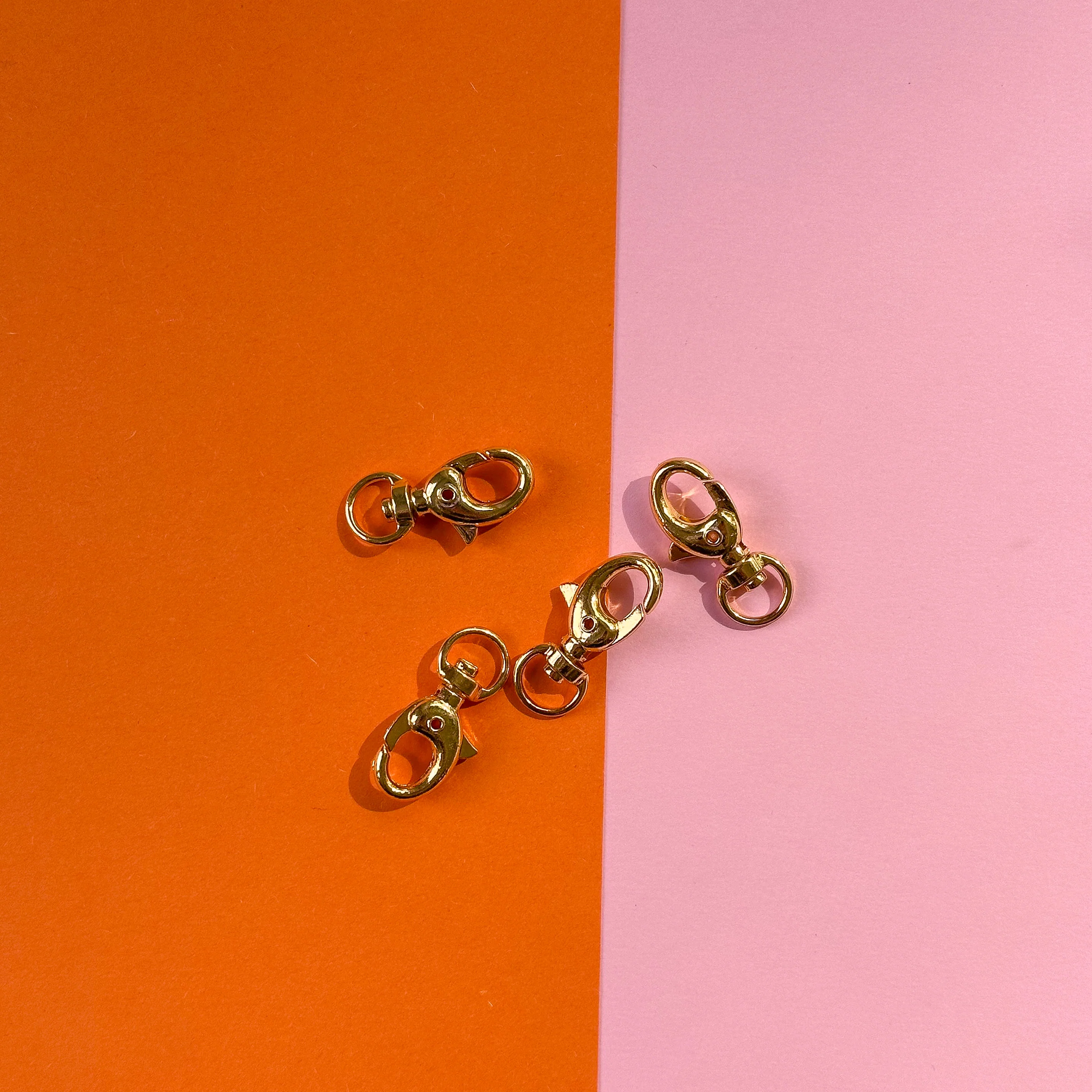 32mm Shiny Gold Oval Swivel Clasp - 2 pack - Image 2