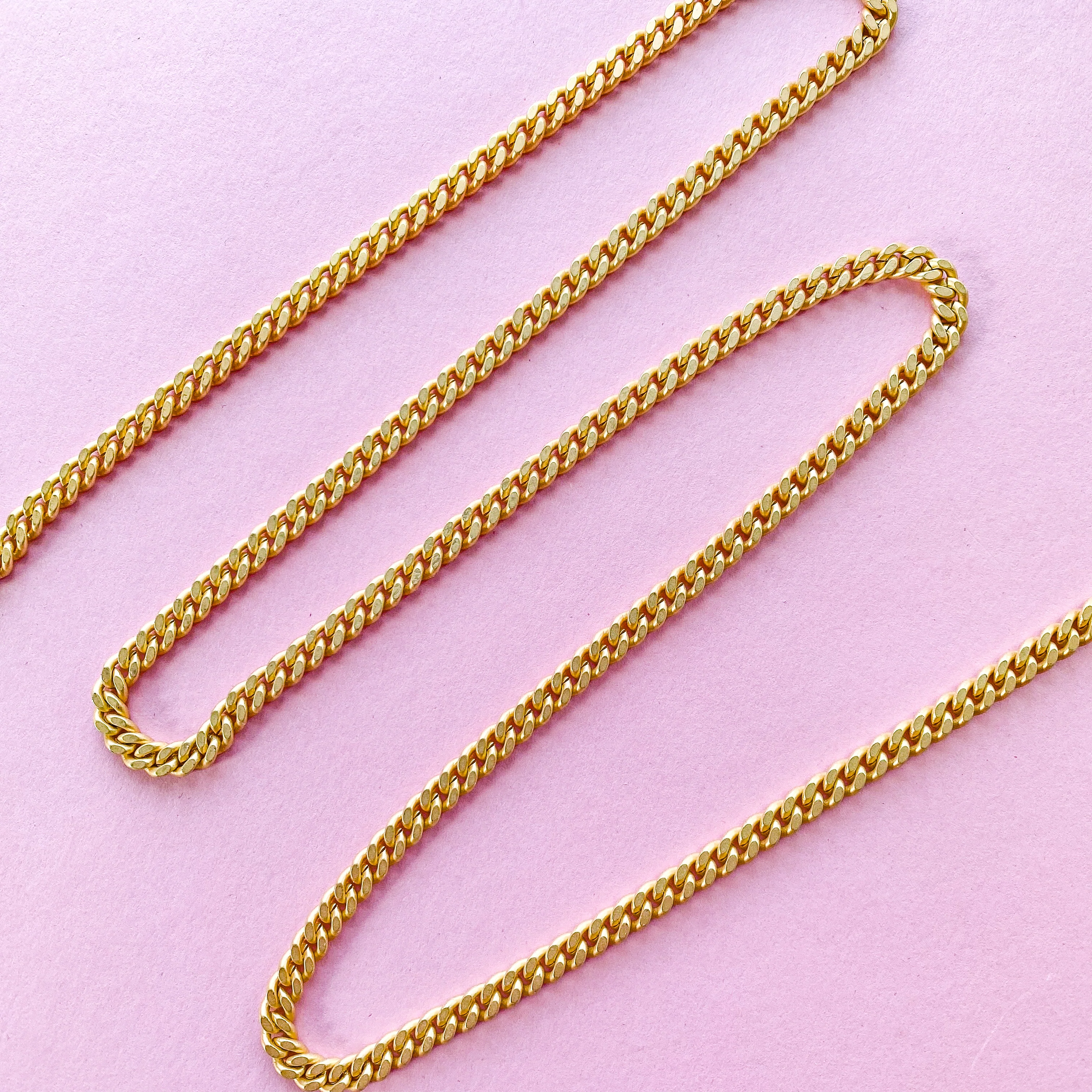 5mm Flat Brushed Gold Curb-link Chain - Image 3