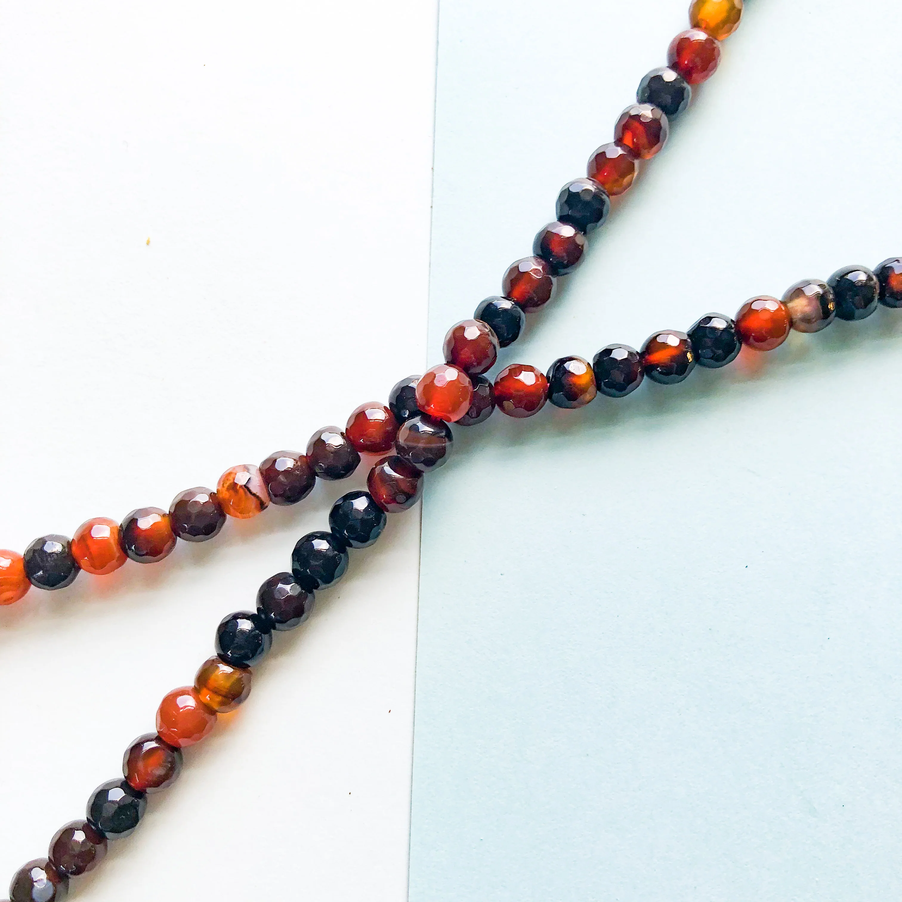 6mm Auburn Faceted Round Agate Strand - Image 3
