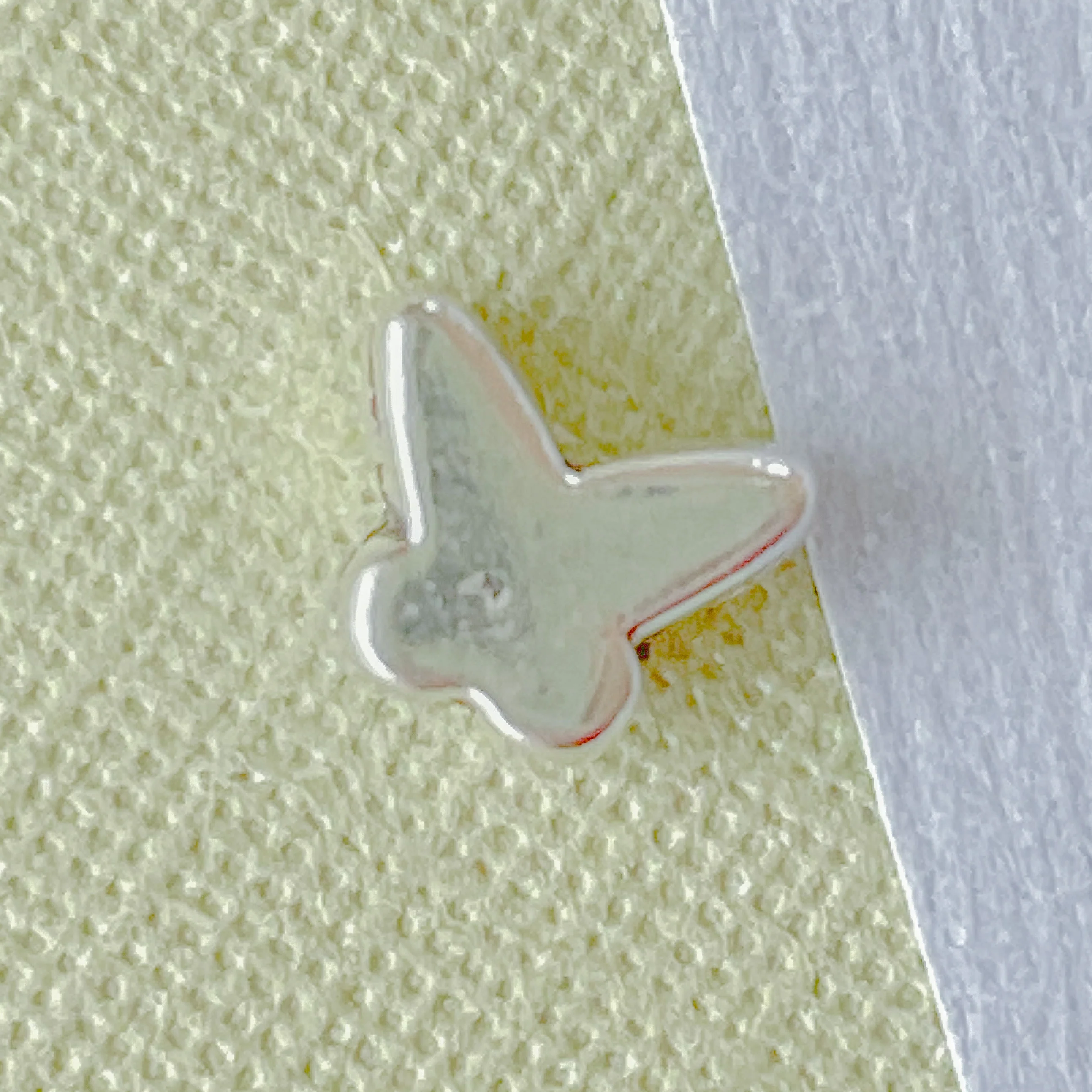 6mm Silver Pewter Butterfly Beads - 20 Pack - Image 3