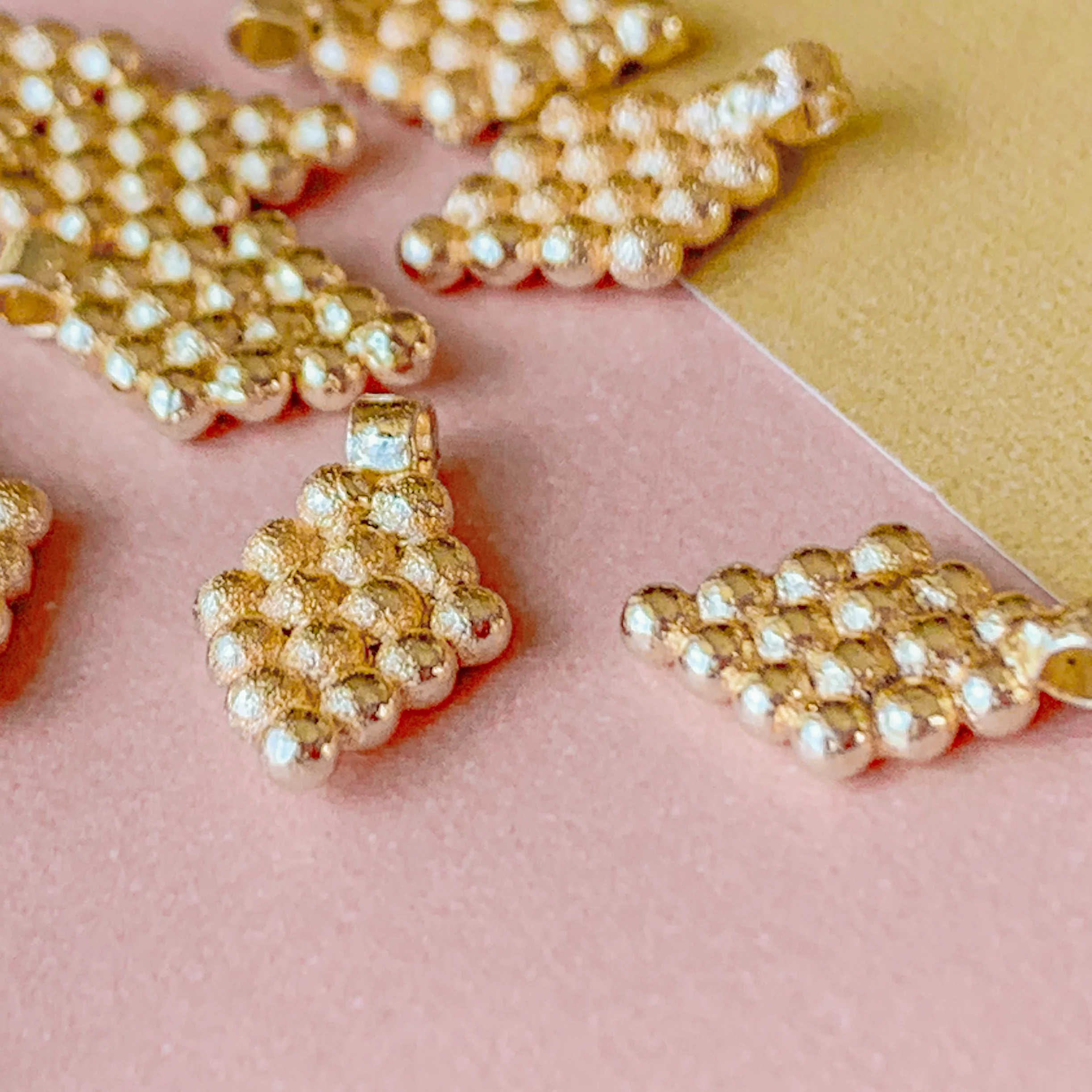 8mm Brushed Gold Dotted Grape/Rhombus Charm- 15 Pack - Image 3