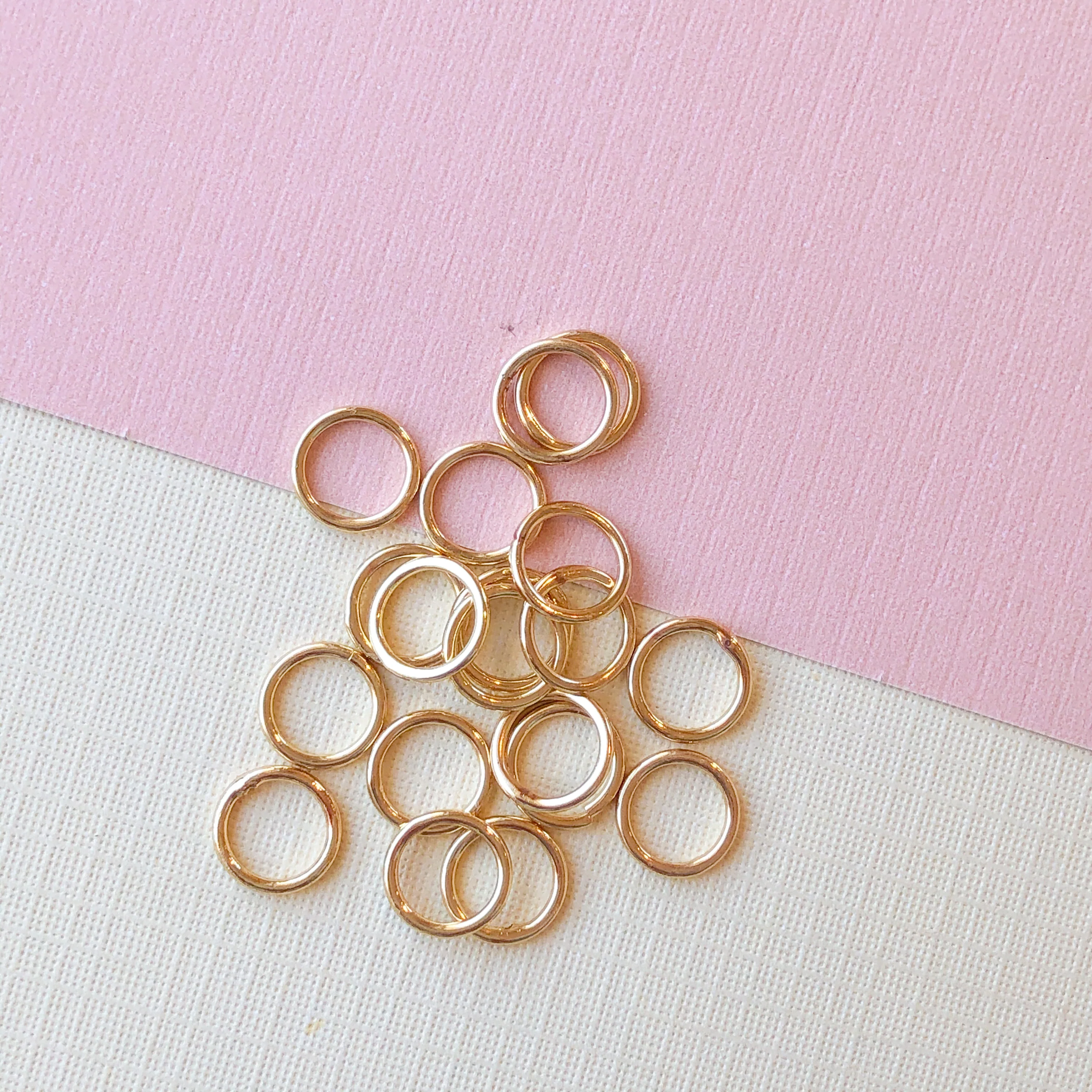 8mm Shiny Gold Plated Soldered Jump Rings - 10 Pack - Image 2