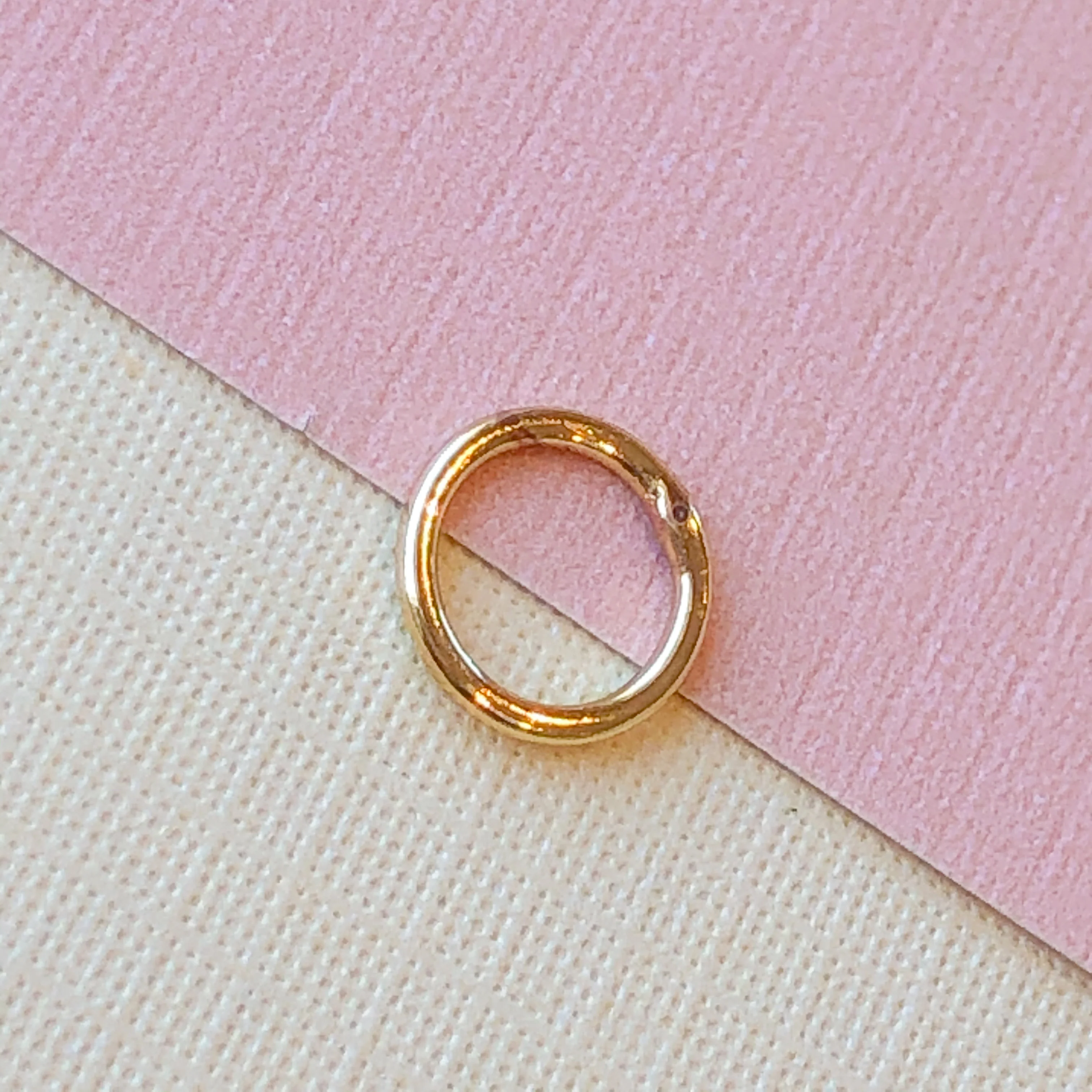 8mm Shiny Gold Plated Soldered Jump Rings - 10 Pack - Image 3