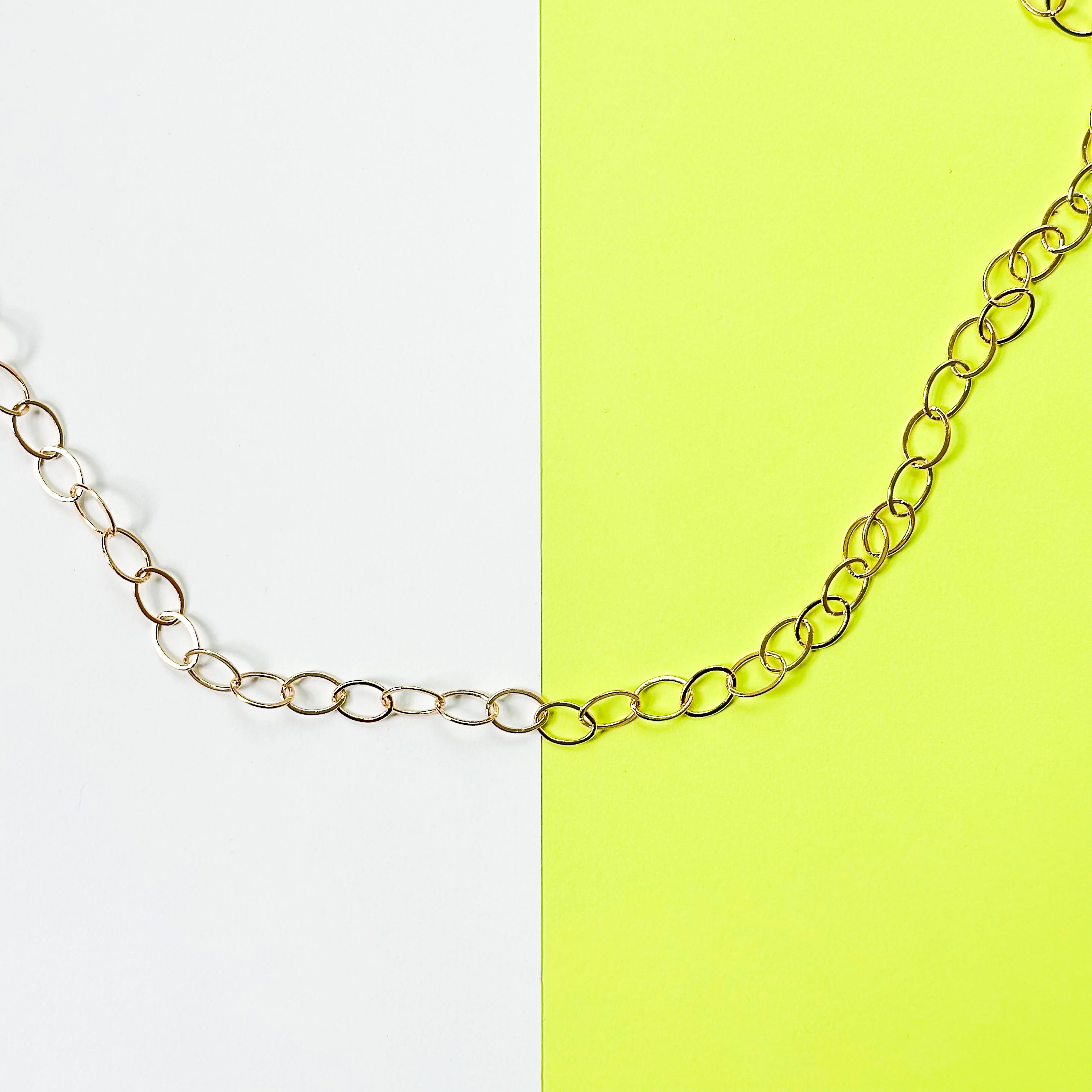 8mm Shiny Gold Flat Oval Cable Chain - Image 4