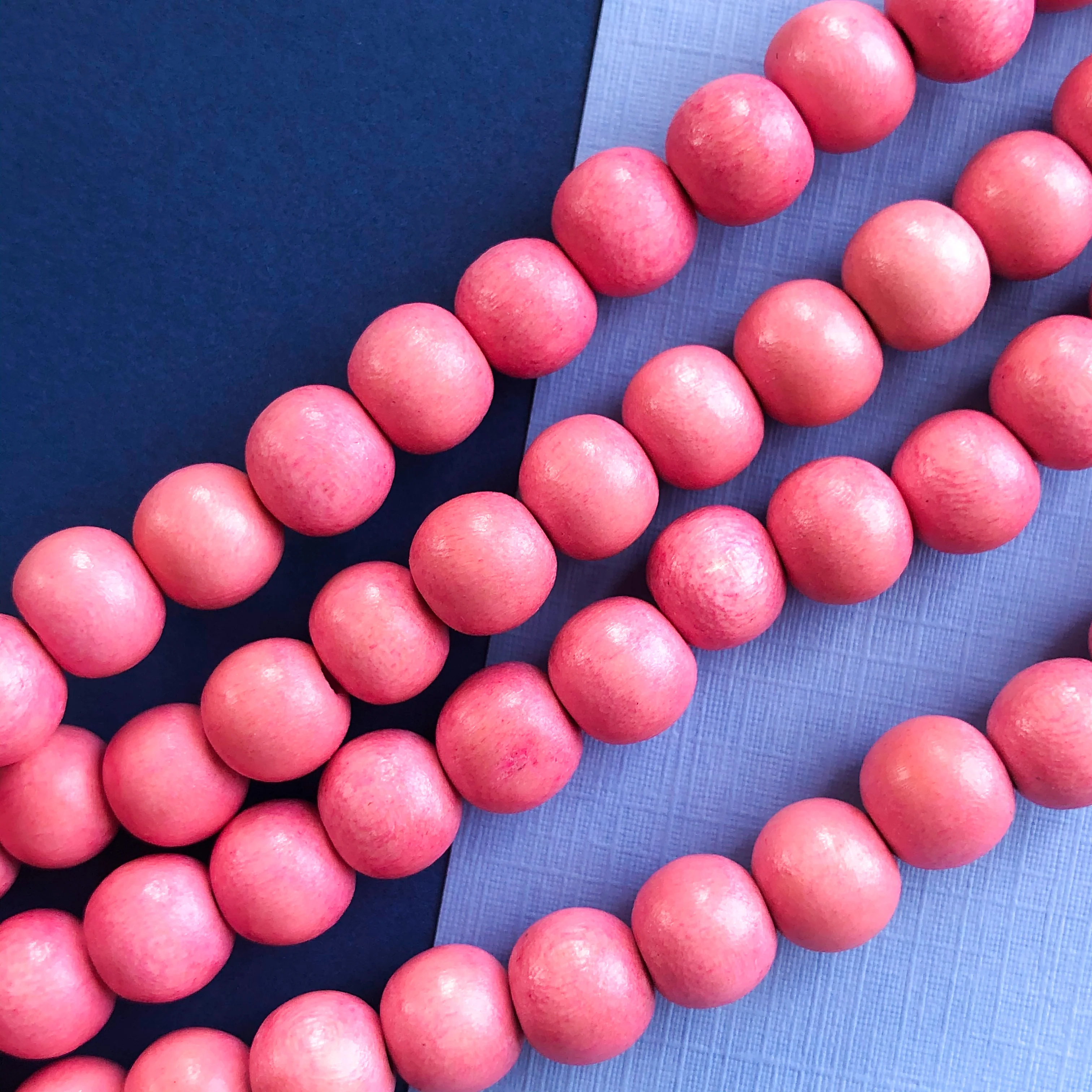 8mm Pink Wood Rounds Strand - Image 2