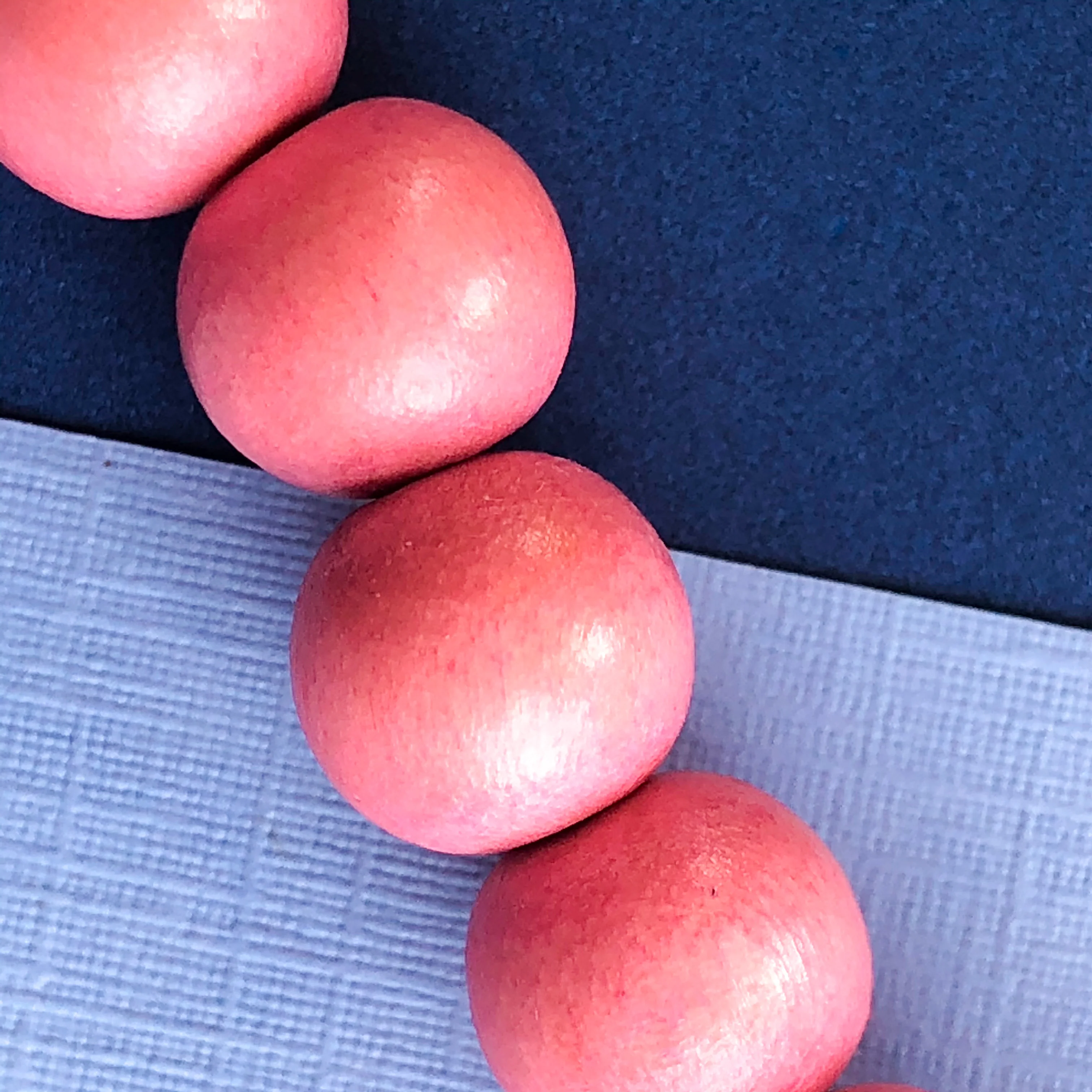 8mm Pink Wood Rounds Strand - Image 3