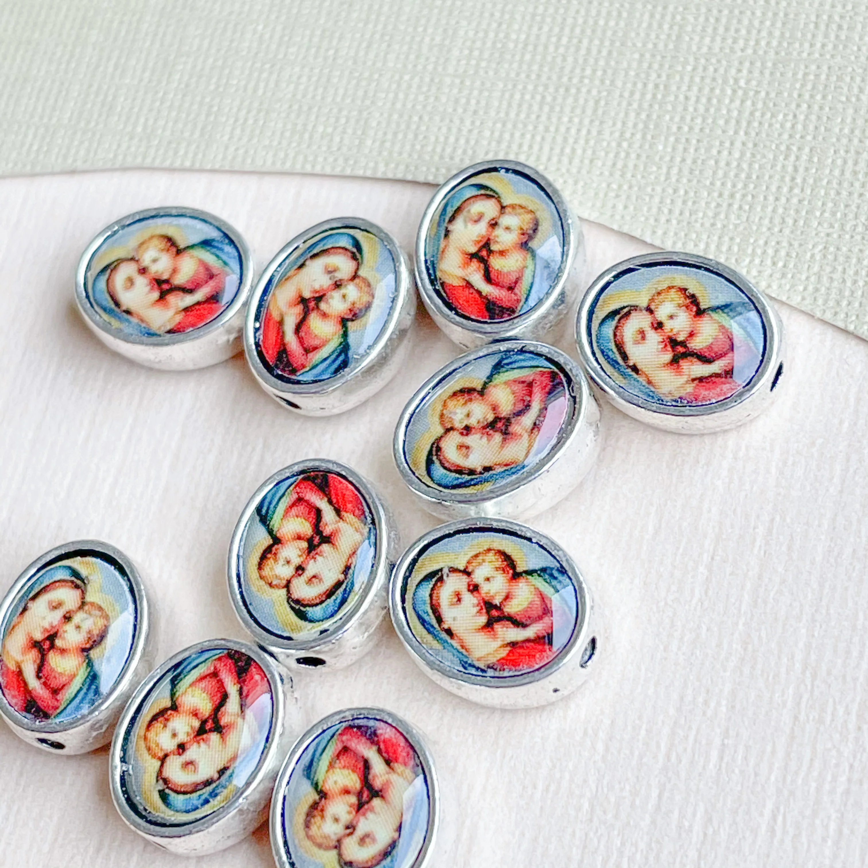 9mm Mother + Child Portrait Pewter Bead - 10 Pack - Image 2