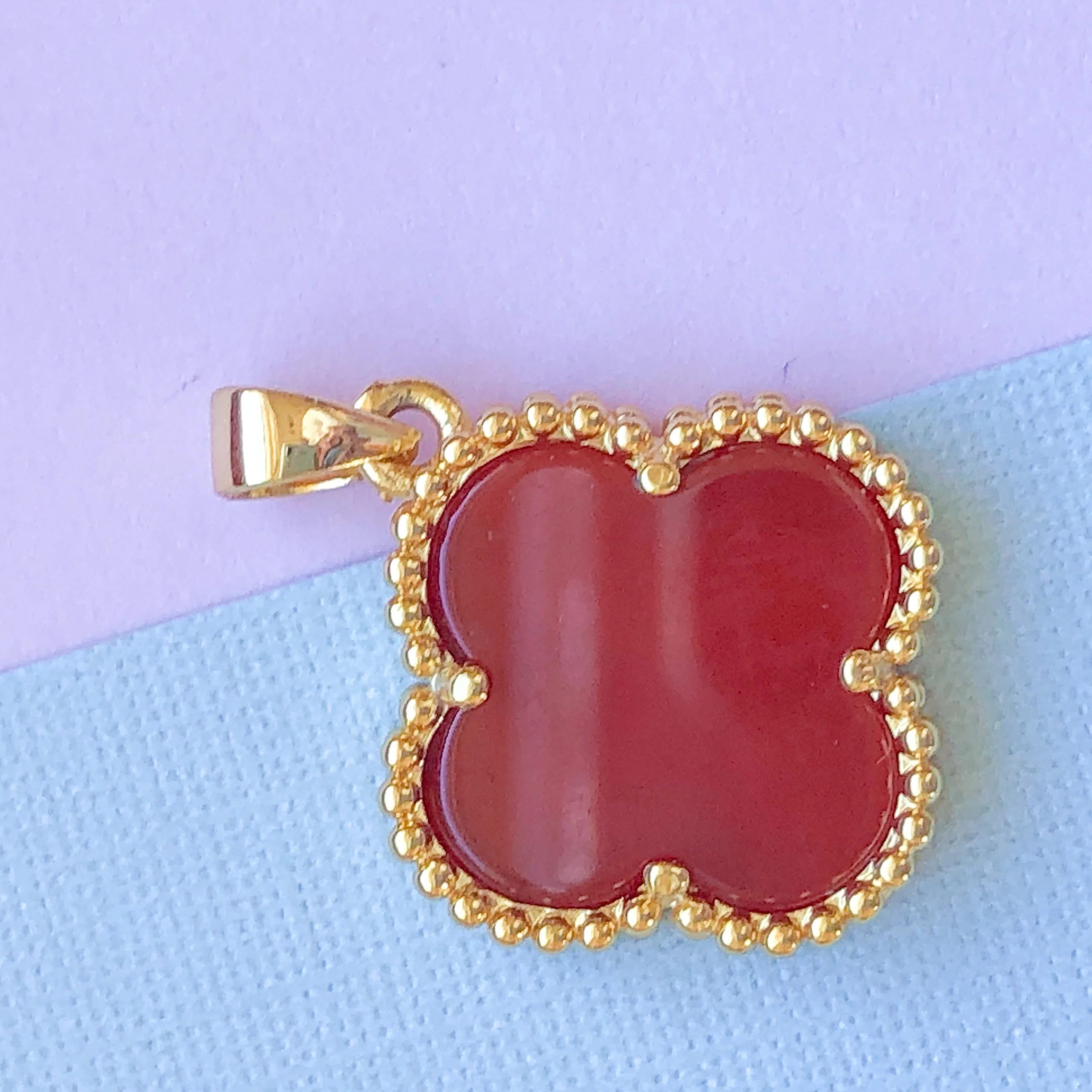 16mm Carnelian Quatrefoil Gold Bezel Pendant - Image 2